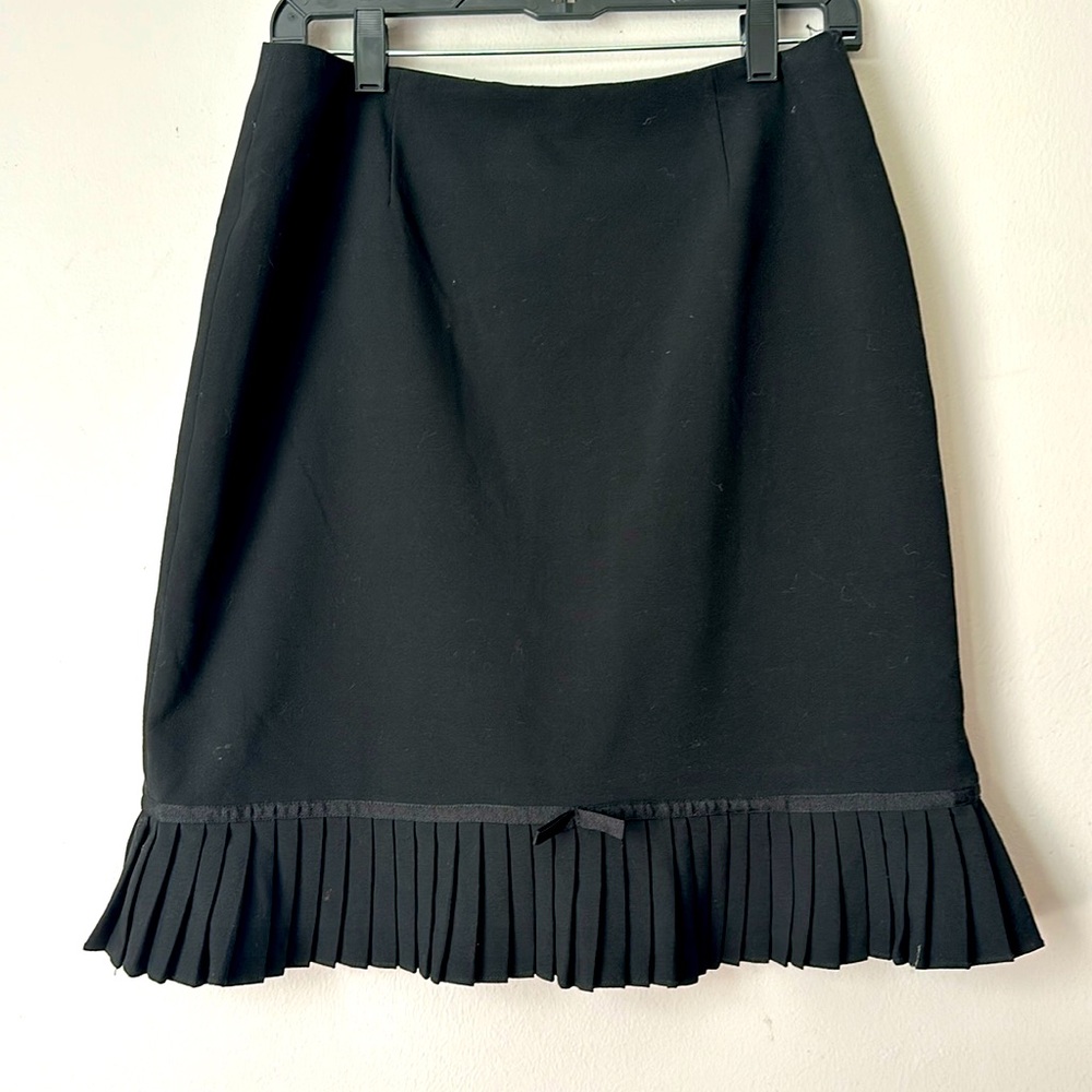 Worthington Stretch Size 8 Women's Lined Black Skirt With Pleated Bottom